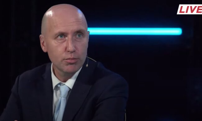 Долар як світова резервна валюта більше не витримує навантаження, яке було на початку 2019 року, - Руслан Бізяєв