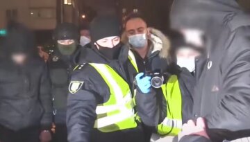 У Києві поліцейські організували злочинну банду: "викрали і вимагали..."