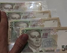 Денежная помощь для пенсионеров в Днепропетровской области