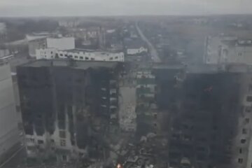 "Багато інших вибухнули!": глава МЗС України показав, як 500-кілограмова російська бомба впала на житловий будинок