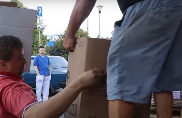 Безкоштовні продукти для ВПО та пенсіонерів в Одесі