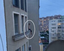 "В шаге от трагедии": одессит решил спрыгнуть с 10 этажа на глазах у публики, кадры с места