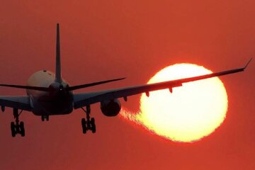 Страшная авиакатастрофа под мегаполисом, никто не выжил: кадры с места крушения