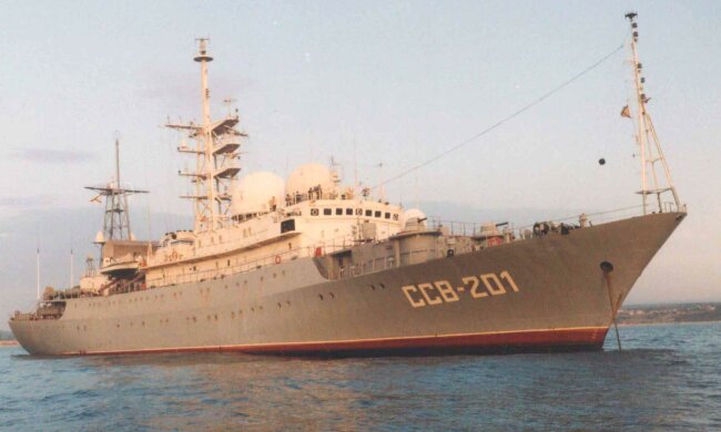 разведывательный корабль ВМФ России «Виктор Леонов»