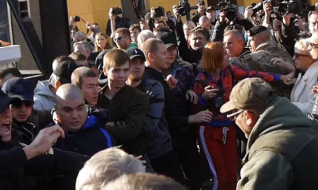 На одеському ринку збили жінку, почалася гонитва: кадри НП