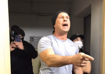 Илья Кива набросился на полицейских, видео не для слабонервных: "Заберите его в тюрьму!"