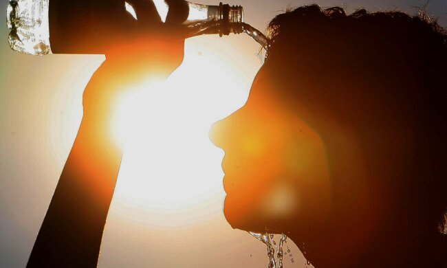 Погода на выходных разделит украинцев: +34, похолодание и ливни