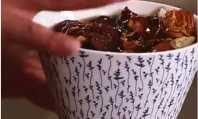 Можно готовить и летом: "Мастер Шеф" Литвинова удивила рецептом грибного борща с томатом