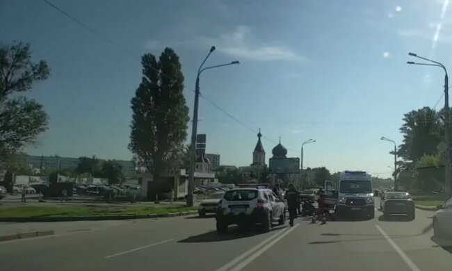 В Харькове на полном ходу авто сбило пешехода: первые детали и кадры с места