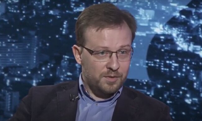 На ділі, як не дивно, українська економіка не завалилася, - Толкачов