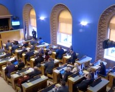 Страна ЕС будет лишать гражданства врагов Украины: детали решения парламента