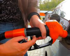 Бензин, паливо, заправка, АЗС. Фото: YouTube