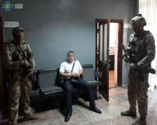 Боевики "ДНР" получали выплаты из украинского бюджета: раскрыта схема