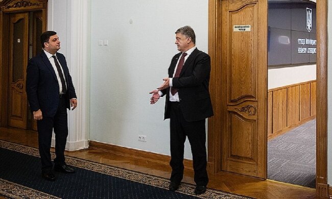 Порошенко, Гройсман