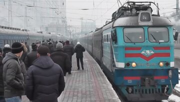 У поїзді Чернівці-Одеса відвалюються полиці: "страхує відро з ковдрою", відео