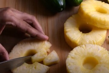 Любимое сочетание: рецепт салата с ананасом за считанные минуты