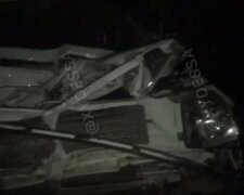 Пассажирский автобус столкнулся с грузовиком под Одессой: видео масштабной аварии