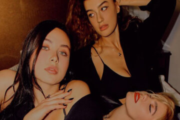 Блондинка-красотка из новой ВИА Гры в микрошортах показала, чем сразила Меладзе: "Кто такие булочки испёк?"