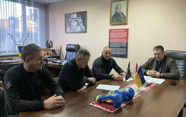 У Черкасах відбулася нарада щодо боротьби з екологічними наслідками агресії рф: акцентовано увагу на роботу вебресурсу «ЕкоЗагроза»