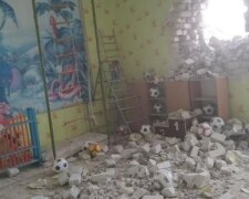 Снаряд влетел в детский сад в Станице Луганской, есть пострадавшие: "Стрельба продолжается"
