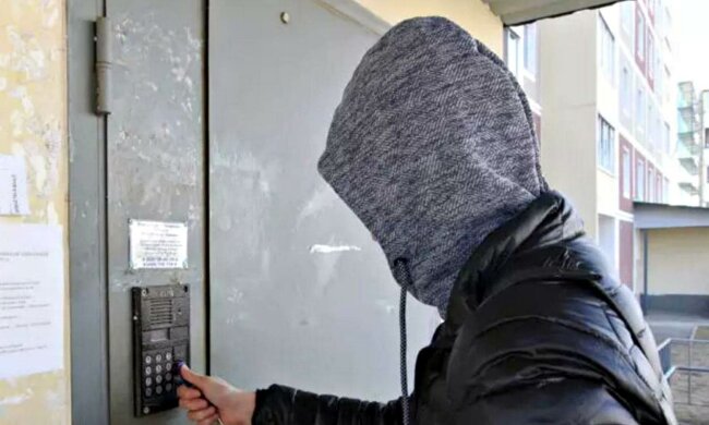 Доверчивых пенсионеров обманули на 700 тысяч в Харькове: "Ваш родственник в больнице"