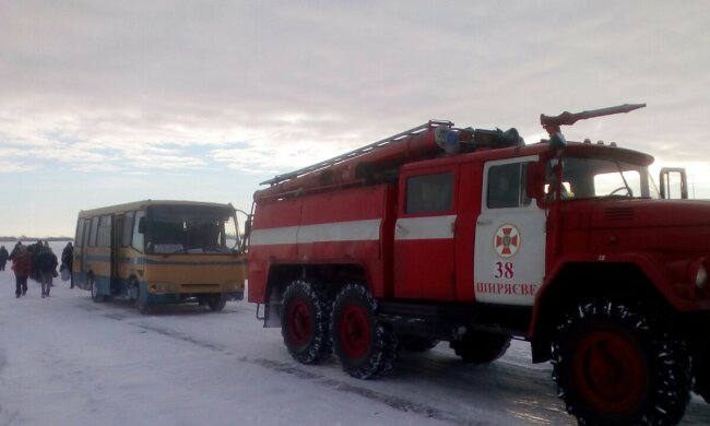 автобус с пассажирами
