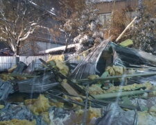 ЧП в Харькове: на людей обрушилась недостроенная конструкция, есть пострадавшие, фото, видео