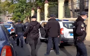 Гастролеры наделали шума в день выборов в Одессе, прогремела стрельба: видео происходящего