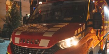 Пожежа спалахнула у готелі в центрі Києва: з'їхалися рятувальники, що відомо зараз