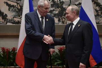 У президента Чехии случилась истерика из-за украинских «бандеровцев»: «Путин бы одобрил»