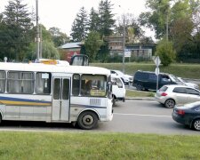 Обмеження руху транспорту в Чернівецькій області