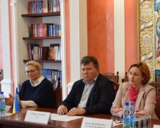 Реванш Бугрова: Хто стоїть за кандидатами на посаду ректора КНУ