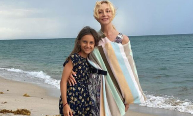 Орбакайте с гордостью показала опасные развлечения подросшей дочери: "А Клавуся в школе не учится?"