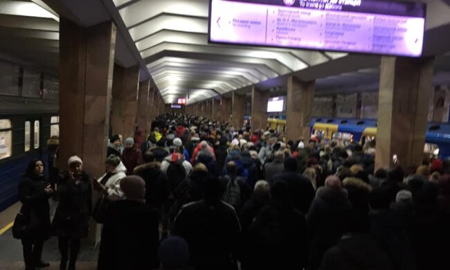 "Коли вони нажруться?": харків'яни збунтувалися проти свавілля в метро, "вартість проїзду збільшили..."