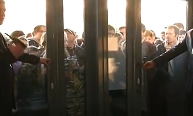 Фильмы на английском без дубляжа: украинцы взбунтовались против законопроекта - данные нового опроса