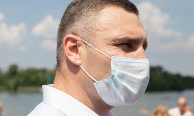 Кличко налякав киян небезпекою на пляжах: "Купатися не рекомендується"