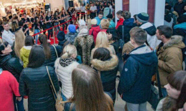 Нацгвардія заявилася в дніпровський ТРЦ, люди в спантеличині: що відбувається