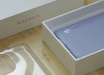 У мережу просочилися фото Xiaomi Mi 11 Pro, креатив не оцінили: "Об'єктив як у мильниць"