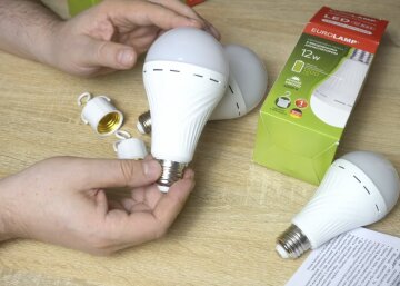 Графік відключення світла в Полтавській області на 14 січня