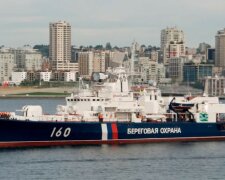 Корабль ФСБ подобрался к Бердянску: забита тревога, видео