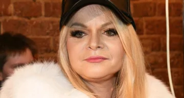 Лариса Долина