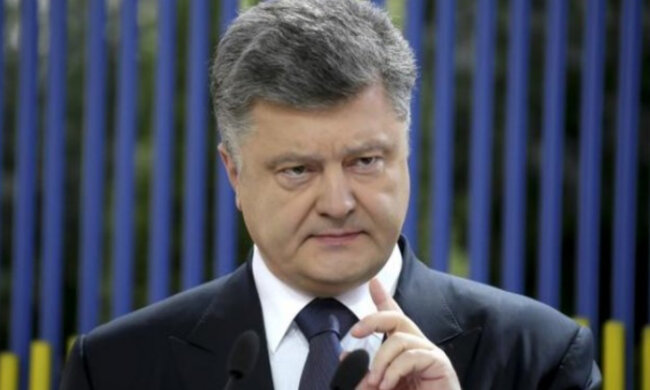 Порошенко готує відповідь “Великому брату” Зеленського: “зі Стамбула везуть …”