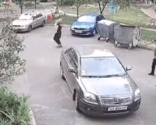 У Києві немовля вирвали з рук матері, з'явилося відео: "Поліція безсила"