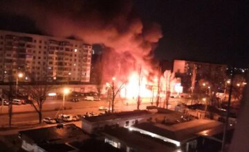 Мощный пожар полыхал в Одессе, обнародовано видео ЧП: "уничтожил кафе и не только"