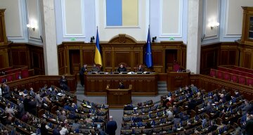 Украинцы требуют вернуть обязательное декларирование доходов чиновников: "В кратчайшие сроки"