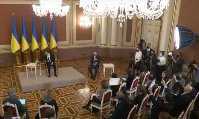 ОПЗЖ: Отдавая предпочтение зарубежным СМИ,
украинская власть признала свою информационную
зависимость от Запада