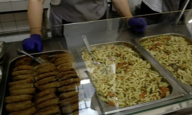 Безкоштовні продукти для ВПО та пенсіонерів у Дніпрі