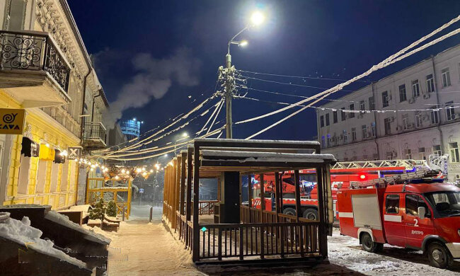 Масштабна пожежа розгорілася в центрі Дніпра: кадри руйнівного вогню