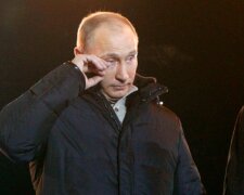 Путін поскаржився Макрону на західну зброю: нібито "руйнує громадянську інфраструктуру Донбасу"