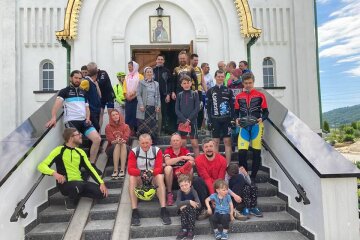 Верующие УПЦ на велосипедах преодолели 450 км: "С молитвой о нашей стране"